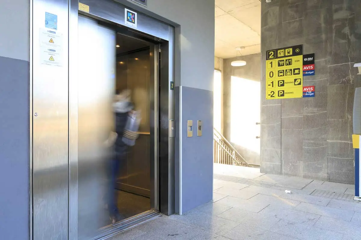 Ascensor de la estación de autobuses de San Sebastián.