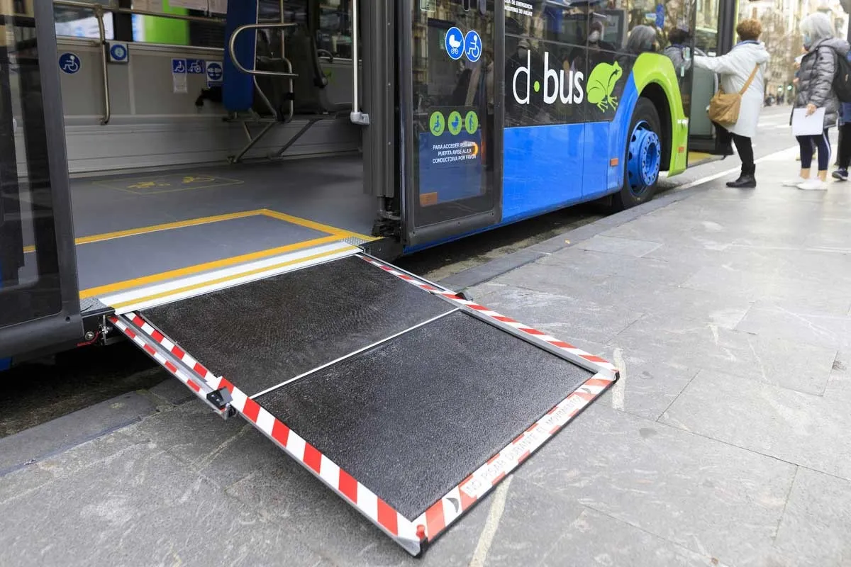All Dbus company buses have low floors for easy access and exit.